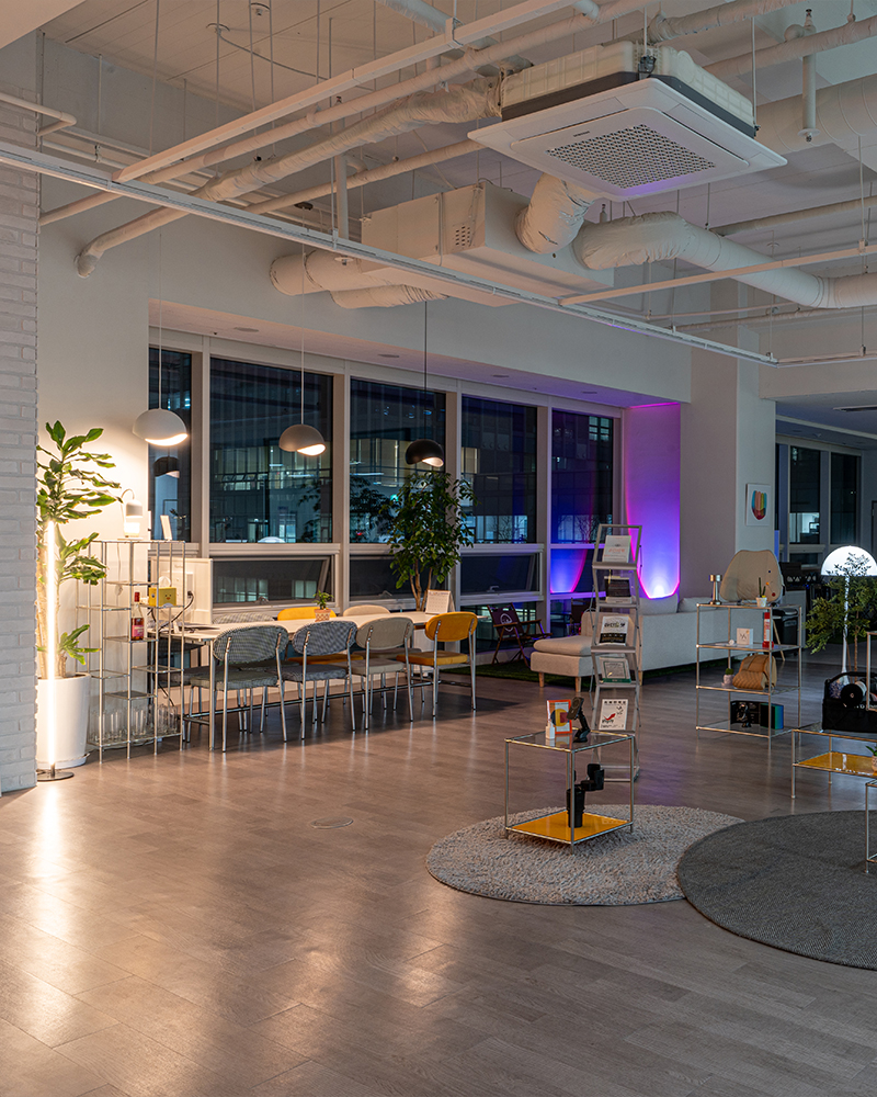 속도를 식히는 곳 - Lounge